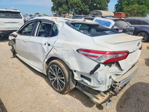 4T1M11AK9LU910968 2020 TOYOTA CAMRY - Image 2