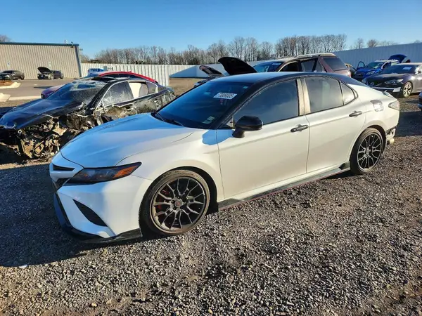 4T1NZ1AK3LU039742 2020 TOYOTA CAMRY - Image 1