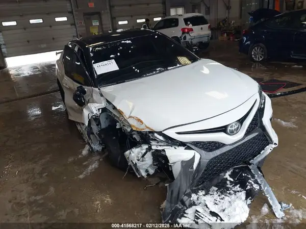 4T1NZ1AK6LU043168 2020 TOYOTA CAMRY - Image 1