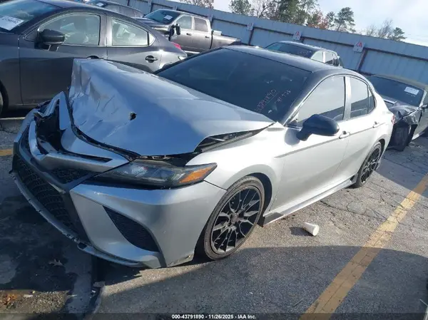 4T1NZ1AK7LU046533 2020 TOYOTA CAMRY - Image 2