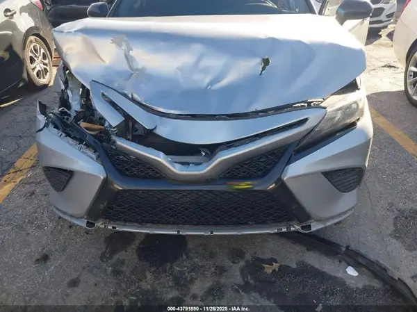 2020 TOYOTA CAMRY auction photo 6