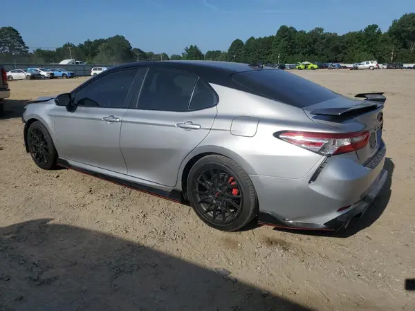 4T1NZ1AK9LU032858 2020 TOYOTA CAMRY - Image 2