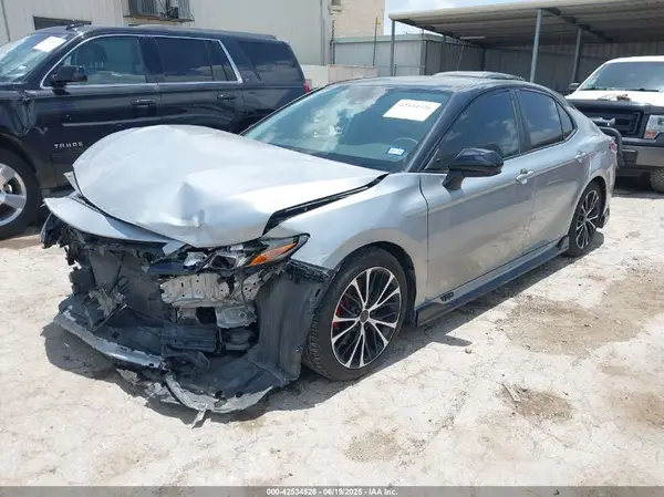 4T1NZ1AKXLU038569 2020 TOYOTA CAMRY - Image 2