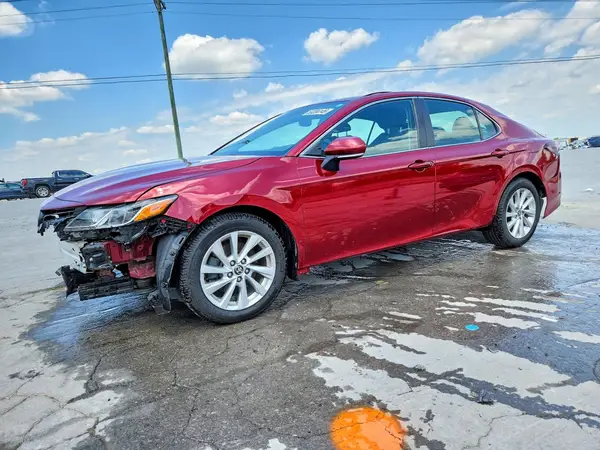 4T1R11AK0MU527640 2021 TOYOTA CAMRY - Image 1