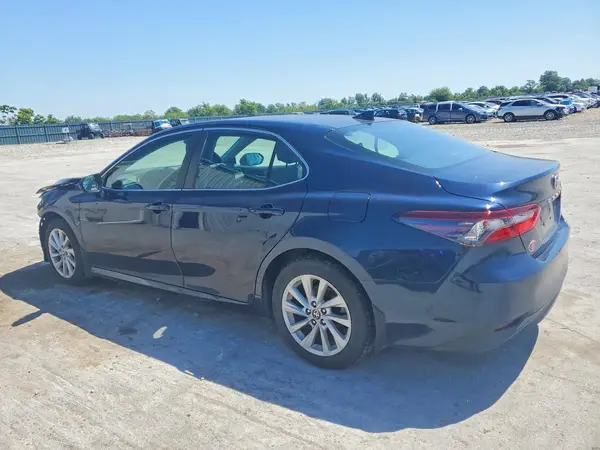 4T1R11AK0MU613112 2021 TOYOTA CAMRY - Image 2