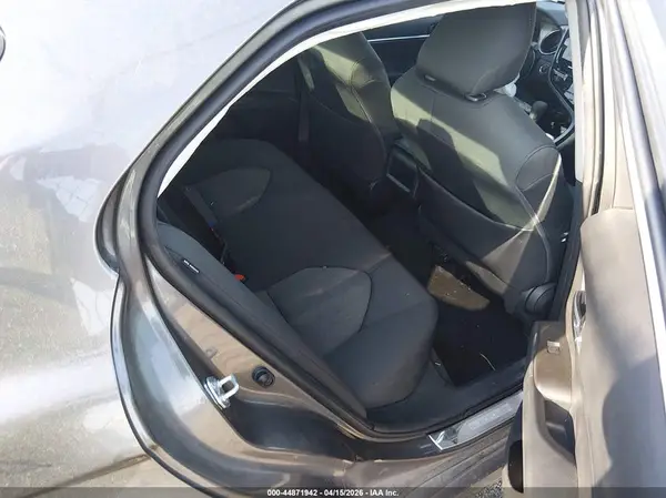4T1R11AK0NU073889 2022 TOYOTA CAMRY - Image 8