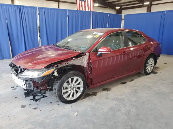 4T1R11AK0NU647276 2022 TOYOTA CAMRY - Image 1