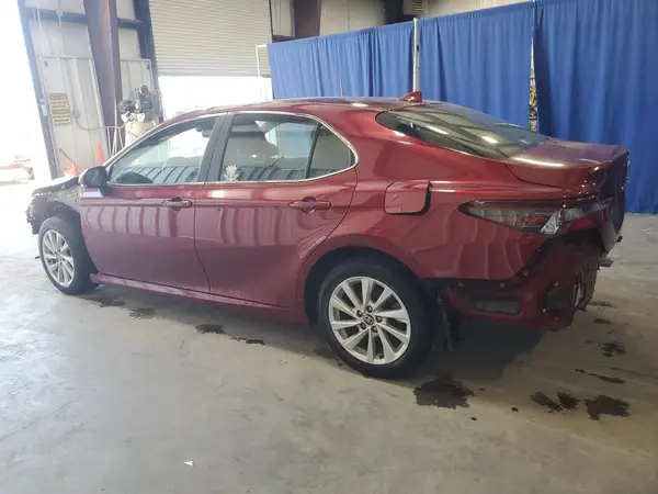 4T1R11AK0NU647276 2022 TOYOTA CAMRY - Image 2