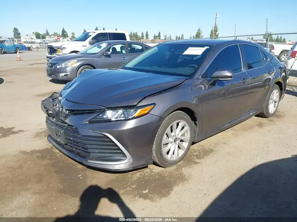 4T1R11AK0NU677720 2022 TOYOTA CAMRY - Image 2