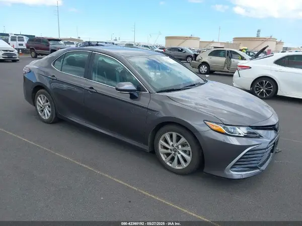 4T1R11AK0NU681167 2022 TOYOTA CAMRY - Image 1