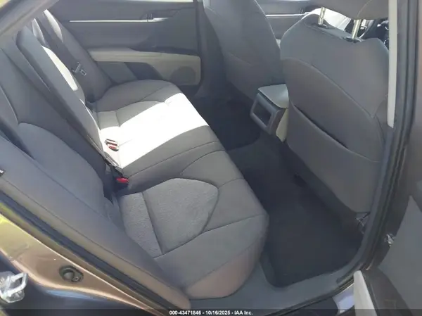 4T1R11AK0NU710697 2022 TOYOTA CAMRY - Image 8