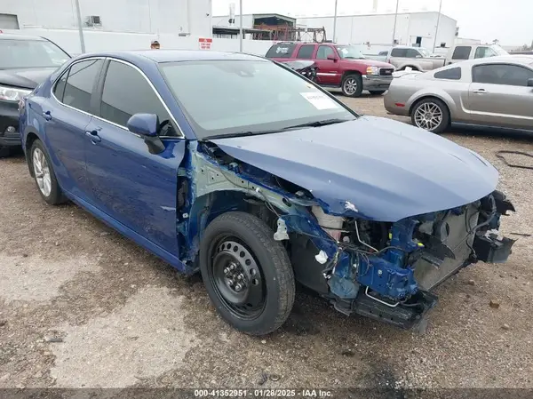 4T1R11AK0PU086614 2023 TOYOTA CAMRY - Image 1
