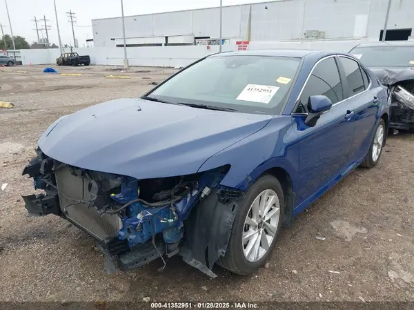 4T1R11AK0PU086614 2023 TOYOTA CAMRY - Image 2