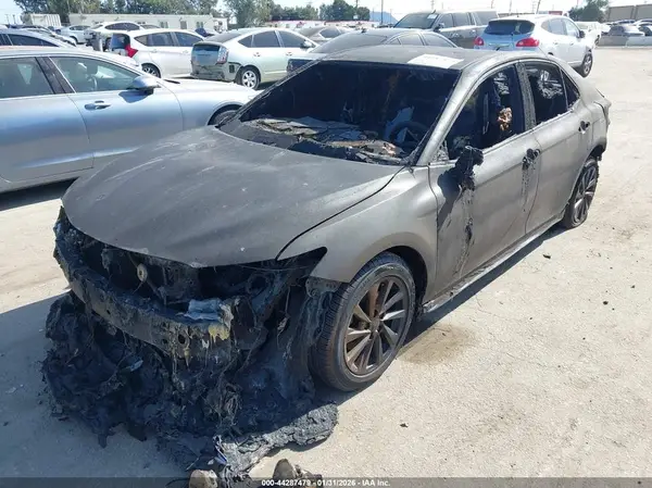 4T1R11AK0PU765265 2023 TOYOTA CAMRY - Image 2