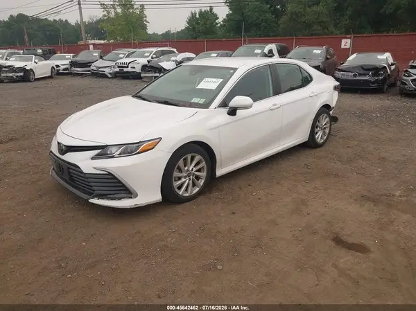 4T1R11AK0PU817686 2023 TOYOTA CAMRY - Image 2