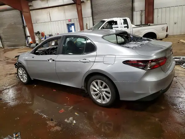 4T1R11AK0PU833693 2023 TOYOTA CAMRY - Image 2