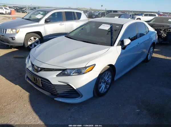 4T1R11AK0RU211498 2024 TOYOTA CAMRY - Image 2