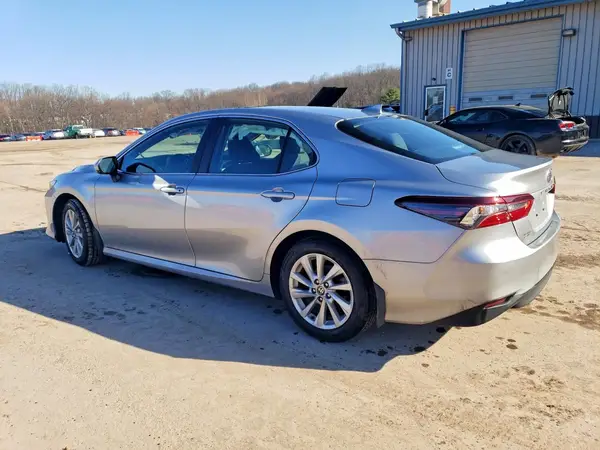 4T1R11AK0RU876370 2024 TOYOTA CAMRY - Image 2