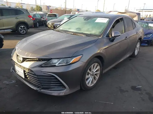 4T1R11AK0RU880239 2024 TOYOTA CAMRY - Image 2