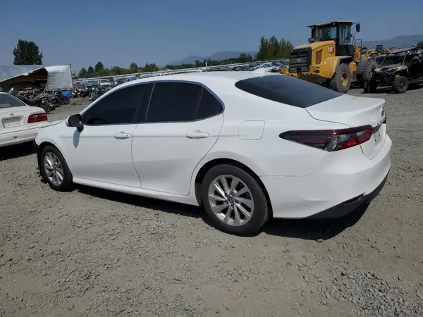 4T1R11AK1MU430589 2021 TOYOTA CAMRY - Image 2