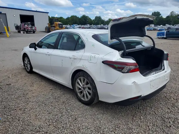 4T1R11AK1MU489450 2021 TOYOTA CAMRY - Image 2