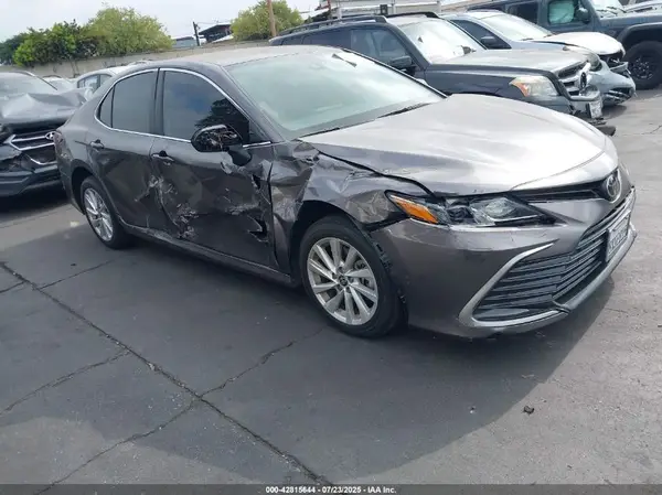 4T1R11AK1MU496494 2021 TOYOTA CAMRY - Image 1