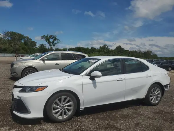 4T1R11AK1MU513701 2021 TOYOTA CAMRY - Image 1