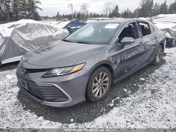4T1R11AK1MU533740 2021 TOYOTA CAMRY - Image 2