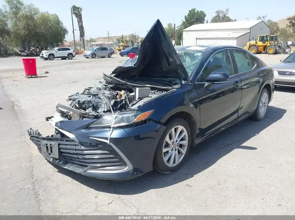 4T1R11AK1MU566625 2021 TOYOTA CAMRY - Image 2