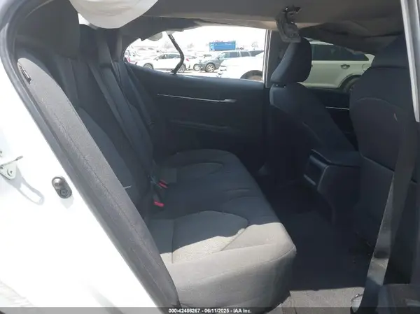 4T1R11AK1NU032395 2022 TOYOTA CAMRY - Image 8