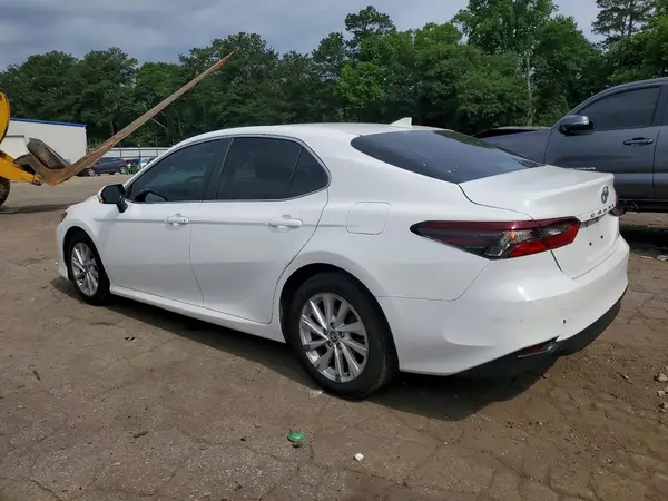 4T1R11AK1NU065705 2022 TOYOTA CAMRY - Image 2