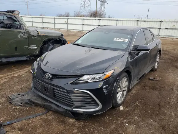 4T1R11AK1NU674759 2022 TOYOTA CAMRY - Image 1