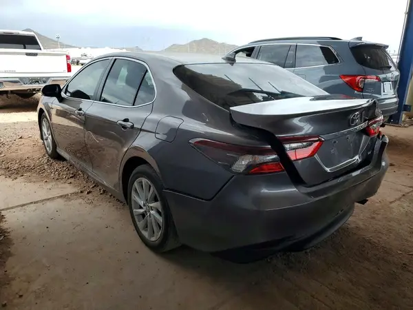 4T1R11AK1NU684269 2022 TOYOTA CAMRY - Image 2