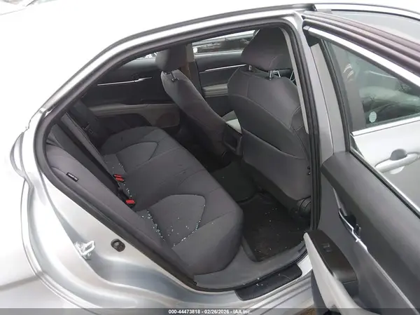 4T1R11AK1NU704679 2022 TOYOTA CAMRY - Image 8