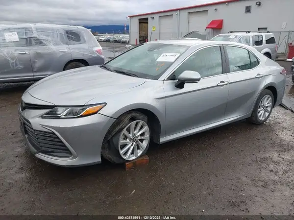 4T1R11AK1PU781457 2023 TOYOTA CAMRY - Image 2