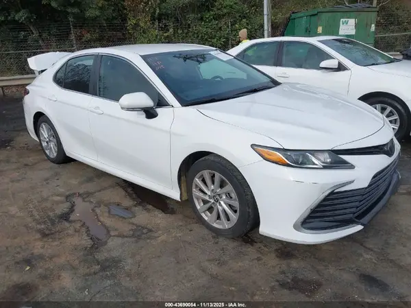 4T1R11AK1PU800542 2023 TOYOTA CAMRY - Image 1