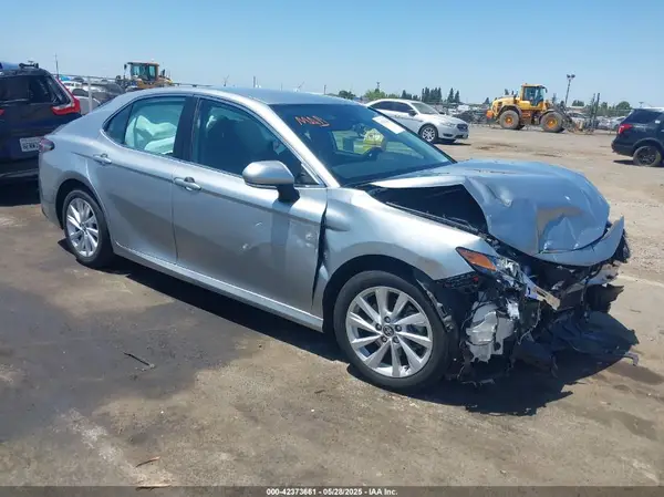 4T1R11AK1PU826042 2023 TOYOTA CAMRY - Image 1
