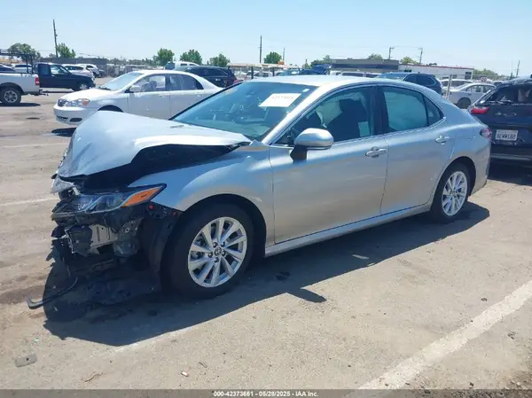 4T1R11AK1PU826042 2023 TOYOTA CAMRY - Image 2