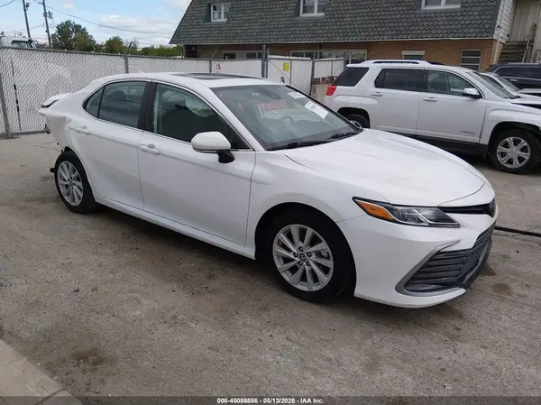 4T1R11AK1RU258295 2024 TOYOTA CAMRY - Image 1