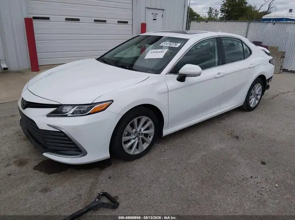 4T1R11AK1RU258295 2024 TOYOTA CAMRY - Image 2