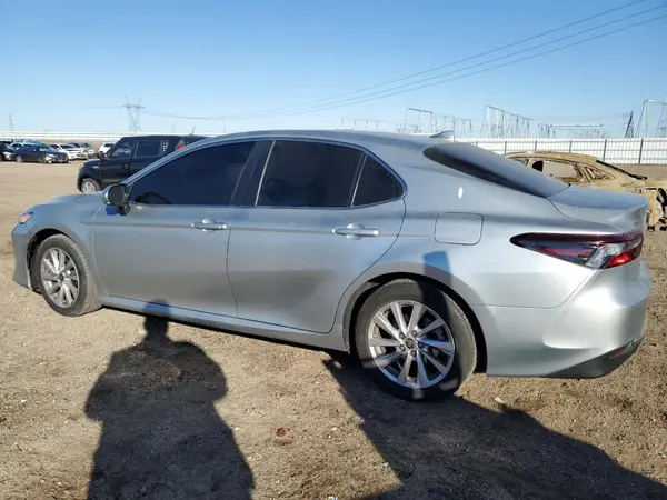 4T1R11AK2MU451094 2021 TOYOTA CAMRY - Image 2