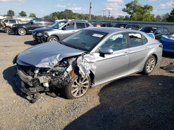 4T1R11AK2MU525758 2021 TOYOTA CAMRY - Image 1