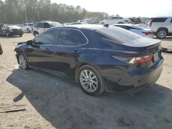 4T1R11AK2MU557593 2021 TOYOTA CAMRY - Image 2