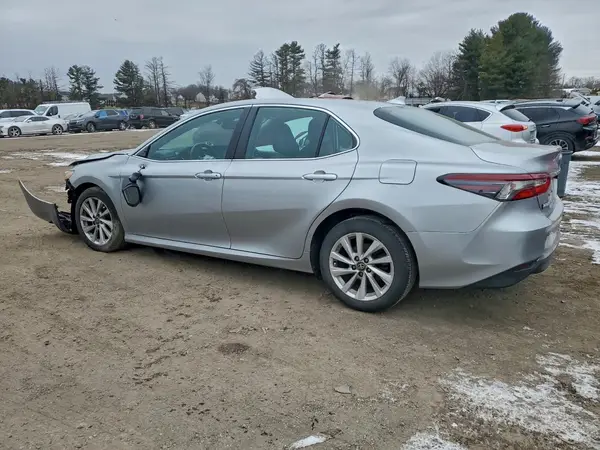 4T1R11AK2MU601625 2021 TOYOTA CAMRY - Image 2