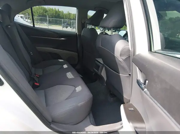 4T1R11AK2NU651071 2022 TOYOTA CAMRY - Image 8