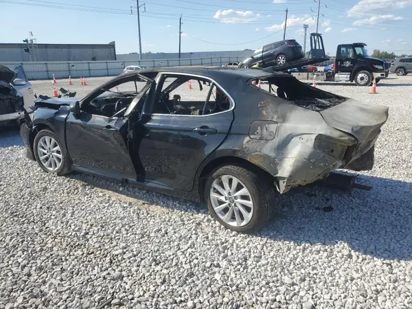 4T1R11AK2NU656769 2022 TOYOTA CAMRY - Image 2