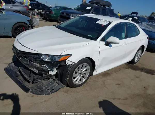 4T1R11AK2PU095752 2023 TOYOTA CAMRY - Image 2