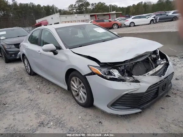 4T1R11AK2PU098196 2023 TOYOTA CAMRY - Image 1