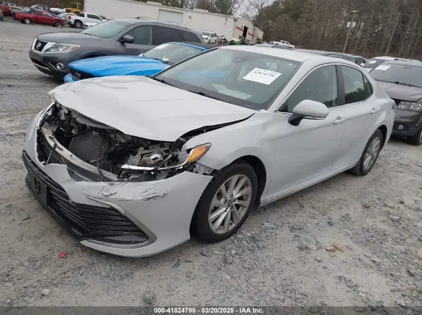 4T1R11AK2PU098196 2023 TOYOTA CAMRY - Image 2