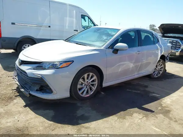 4T1R11AK2PU102022 2023 TOYOTA CAMRY - Image 2